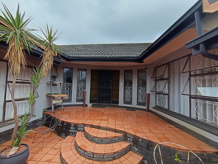 4 Bedroom Property for Sale in Protea Park North West